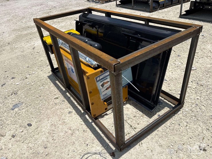 2026-agt-sshh680-hydraulic-breaker-skid-steer-attachment-image-1
