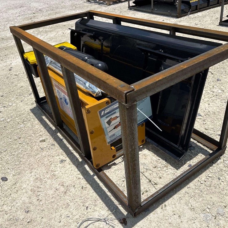 2026 AGT SSHH680 Hydraulic Breaker Skid Steer Attachment