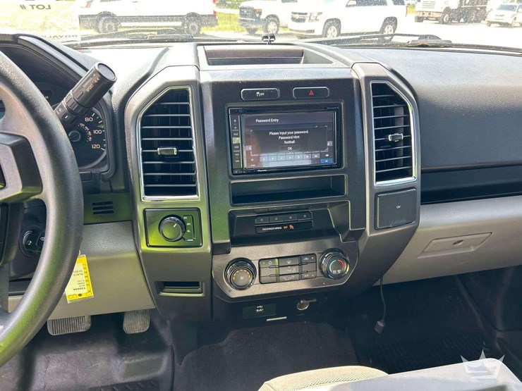 2016-ford-f150-image-12
