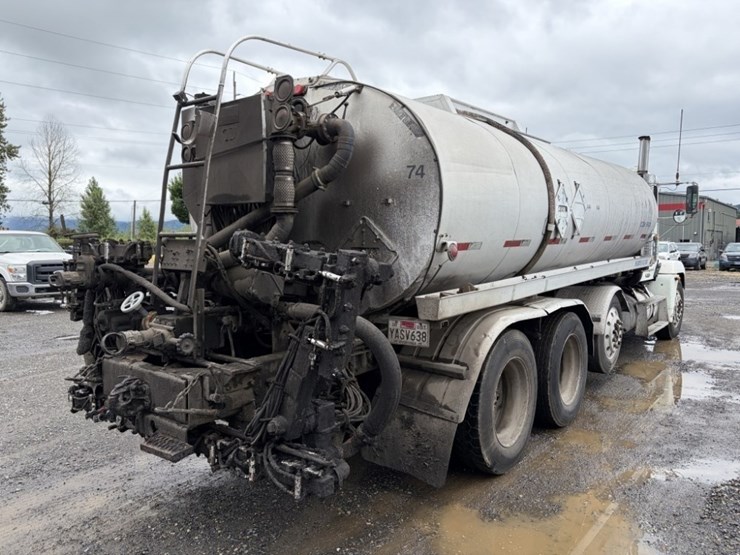 1997-freightliner-usf-1e-asphalt-distributor-truck-image-4
