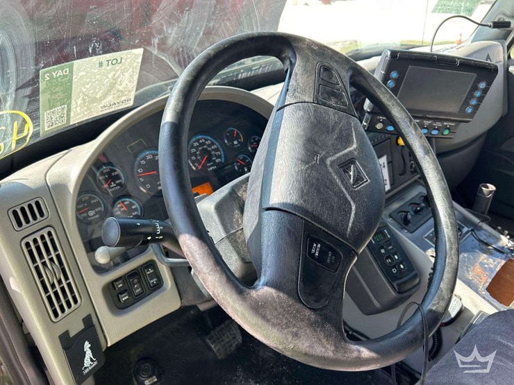 2011-international-durastar-4400-image-9