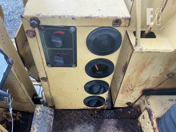 1994-caterpillar-939-image-16