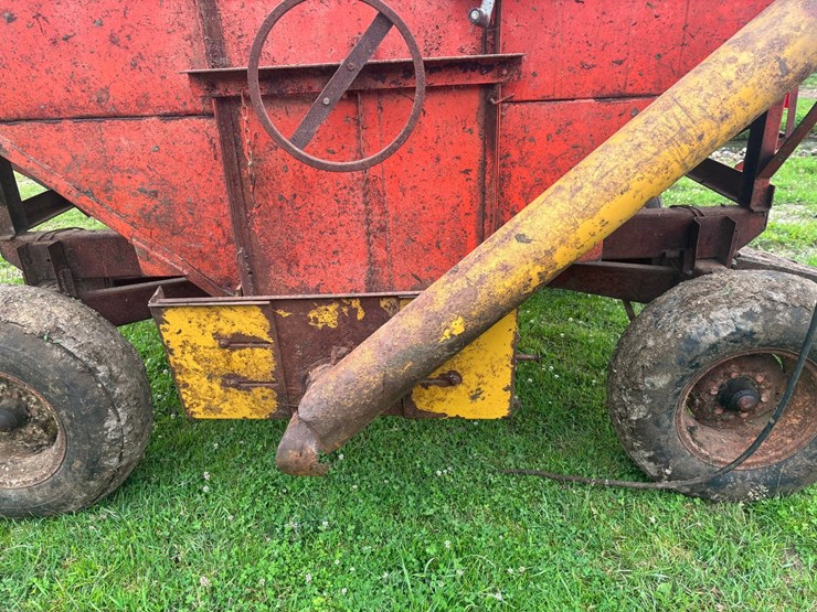 #2221-•-korhumel-industries-6072-fertilizer-gravity-wagon-image-13