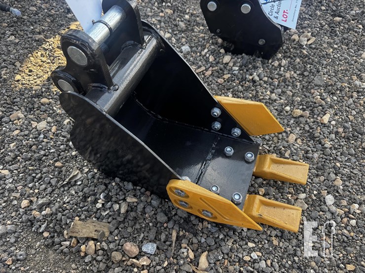 2026-sdlanch-toothed-bucket-image-1