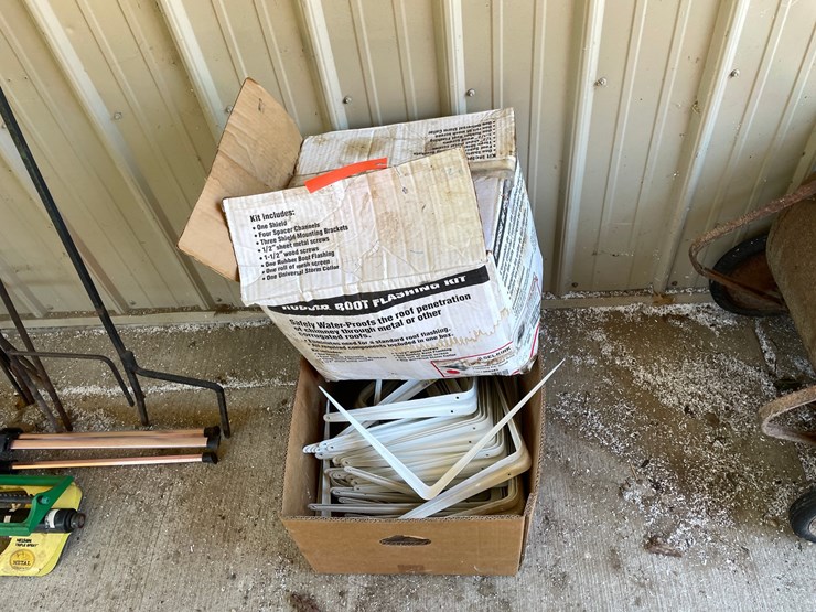 #7181-•-box-of-storage-shop-shelving-brackets-image-1