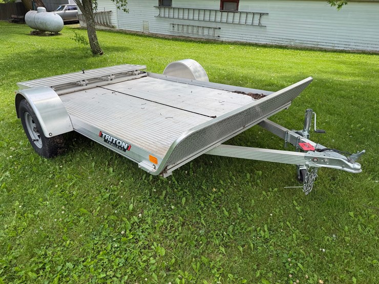#1491-•-2022-triton-aluminum-motorcycle/utility-image-4