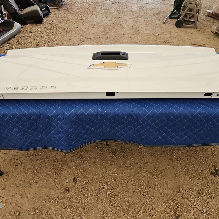Chevrolet Silverado Tailgate 3rd generation