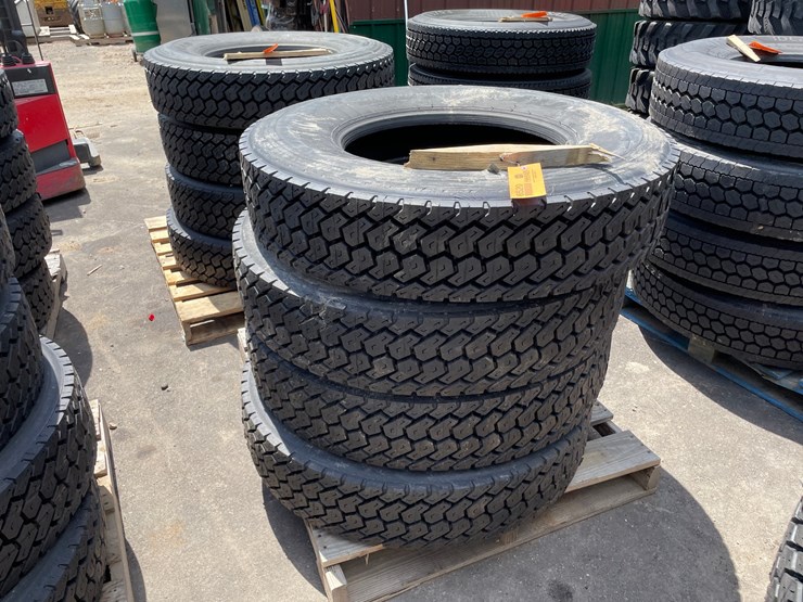 #6520-•-set-of-(4)-semi-tires-image-1