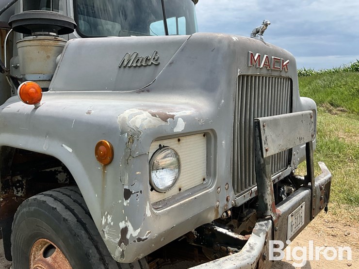 1977-mack-dm685-image-15
