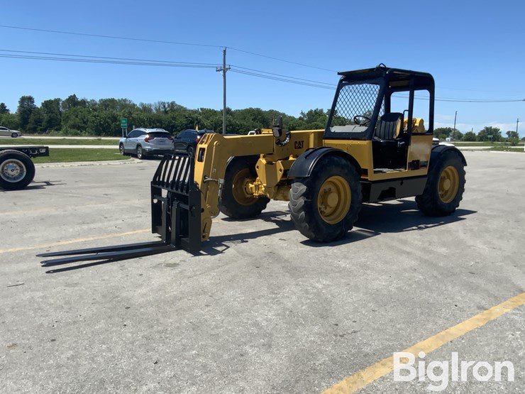 2000-caterpillar-th82-image-1