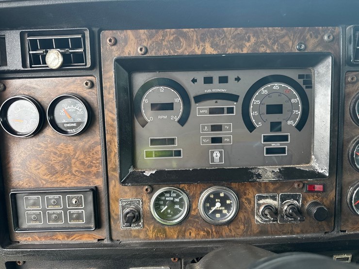 1989-kenworth-t600a-image-70