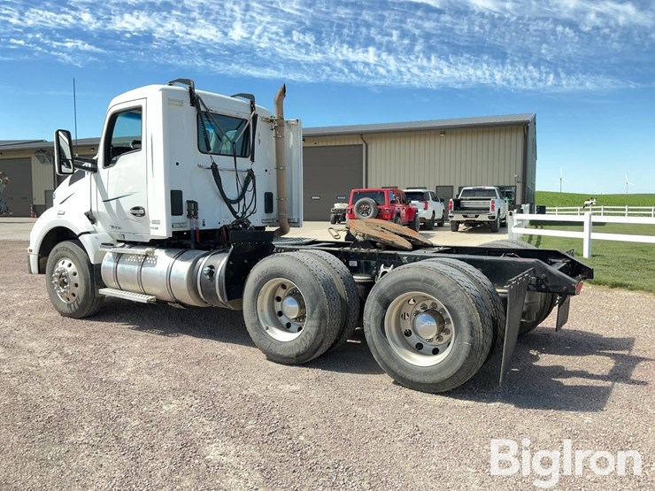 2018-kenworth-t880-image-7