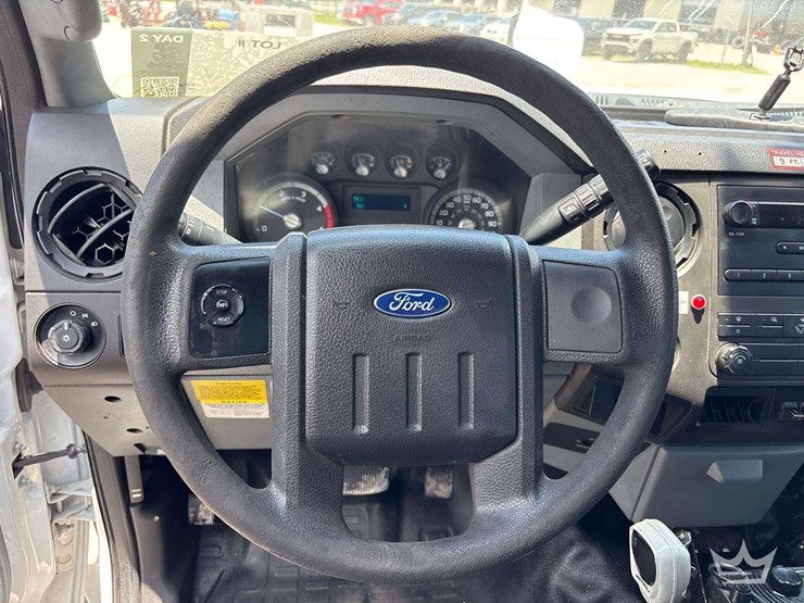 2016-ford-f550-image-8