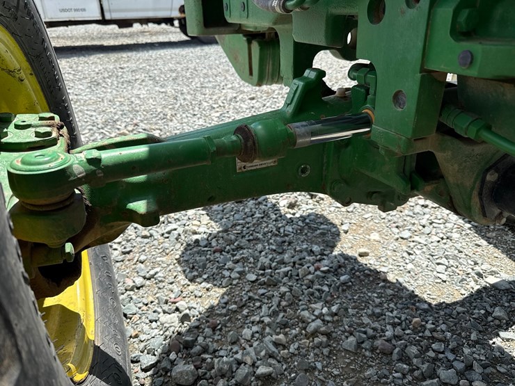 2018-john-deere-5065e-image-16