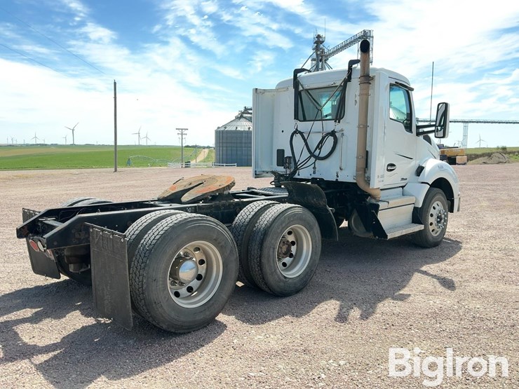2018-kenworth-t880-image-5