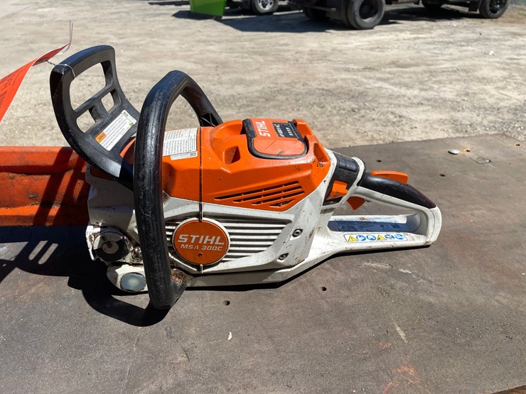 #7186-•-stihl-msa-300-c-electric-chainsaw-image-5