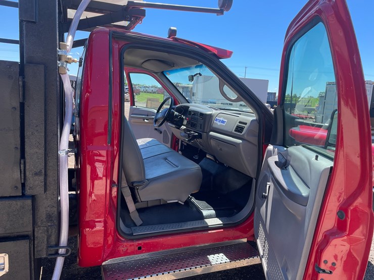 2001-ford-f550-image-28