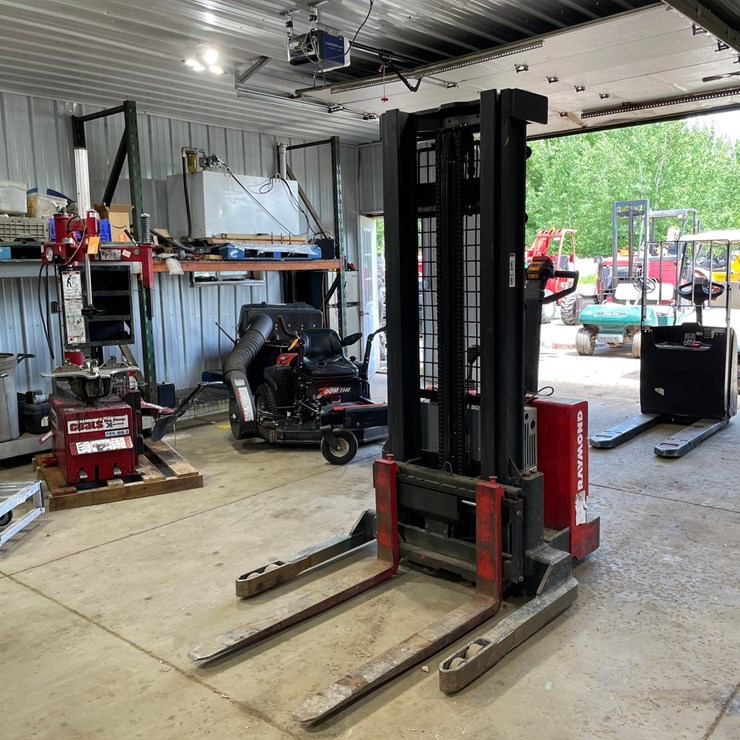 #6062 • Raymond Electric Pallet Stacker