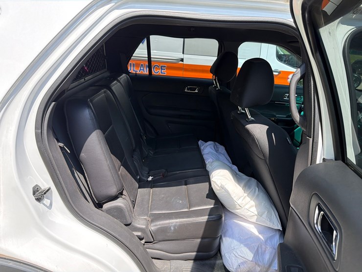 2012-ford-explorer-image-47