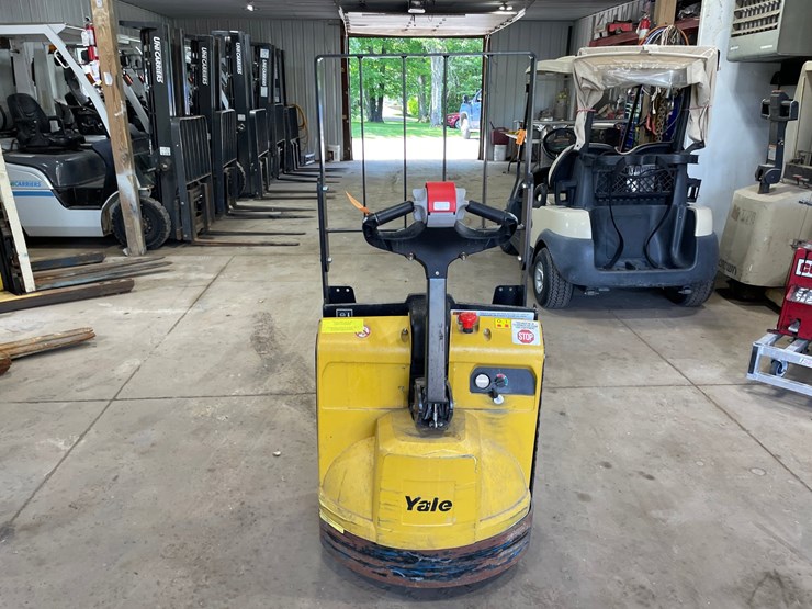 #6061-•-yale-electric-pallet-jack-image-4