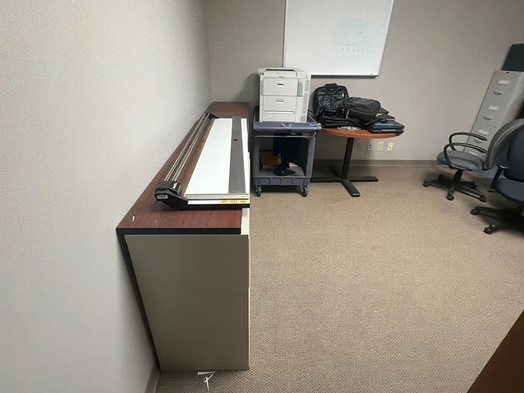 #3538-•-lot-of-office-desks-|-located-in-st.-rose,-la-image-2