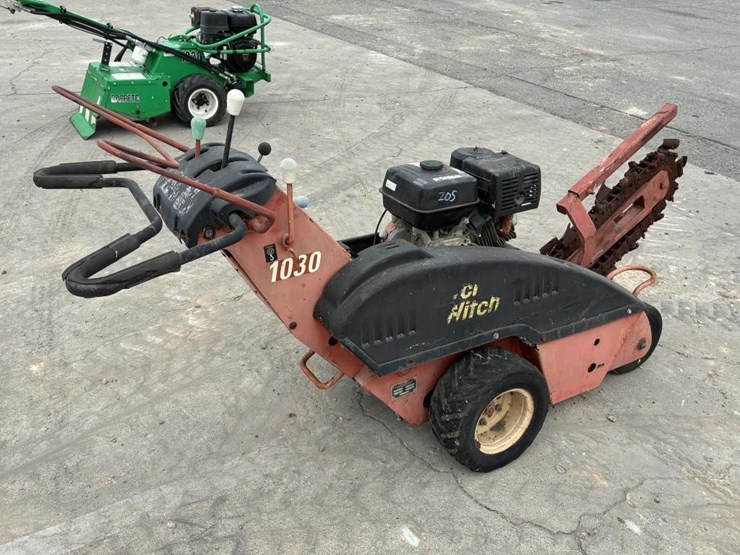2000-ditch-witch-1030h-image-3