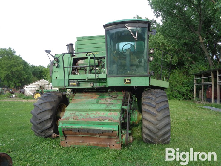1982-john-deere-8820-image-2
