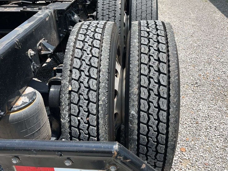 2022-kenworth-t680-image-9