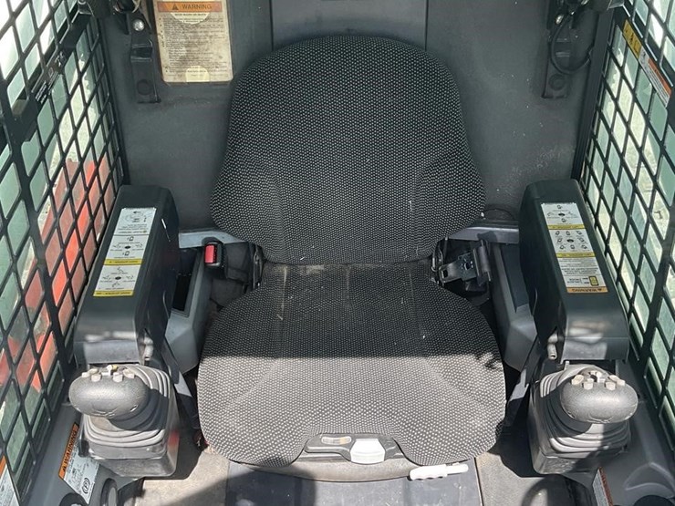 2020-bobcat-t770-image-13