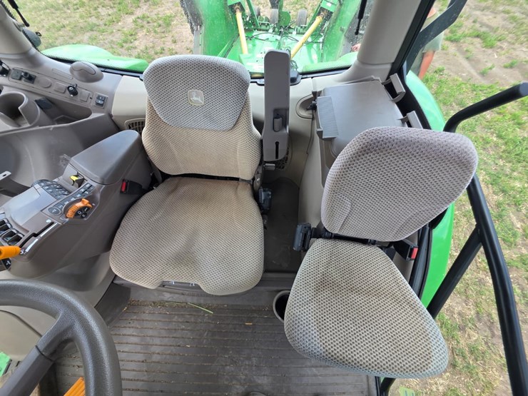 john-deere-6120r-image-29