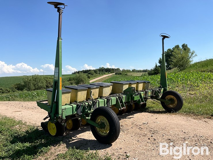 john-deere-7300-image-3