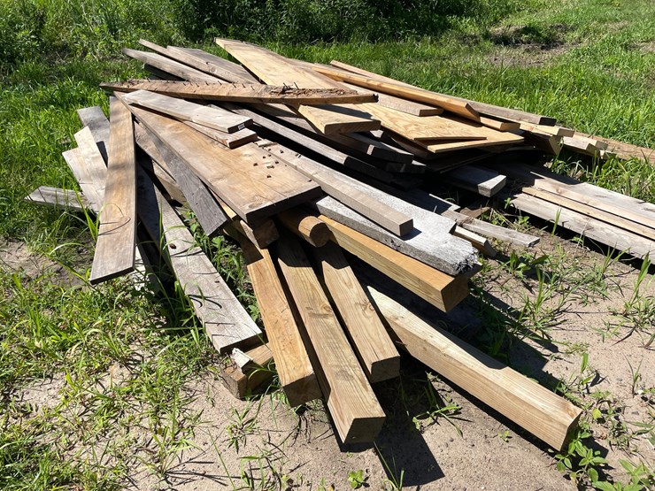 #7125-•-assorted-scrap-lumber-and-plywood-image-6