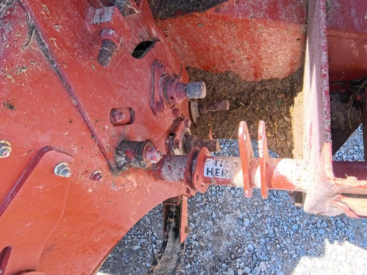 hesston-8550s-image-85