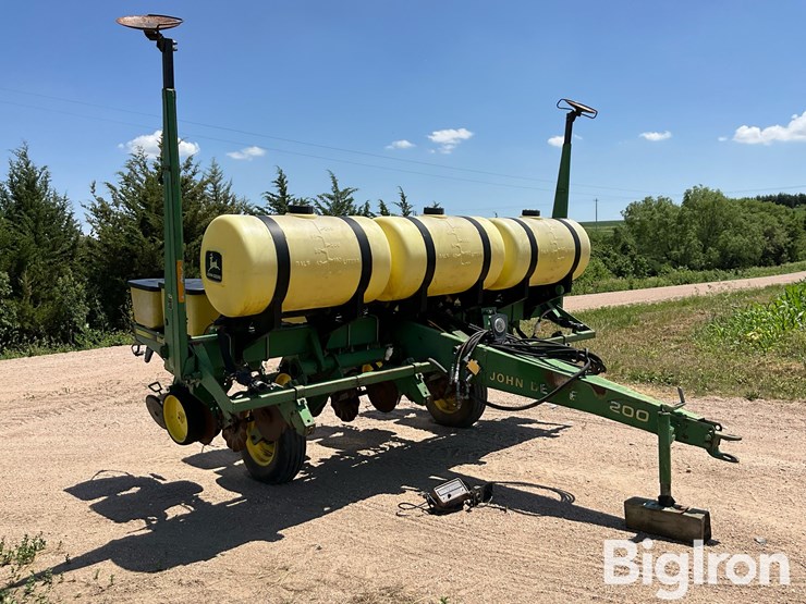 john-deere-7200-image-3