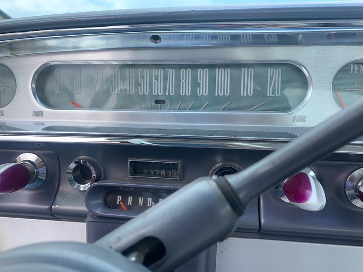 1960-ford-starliner-image-13