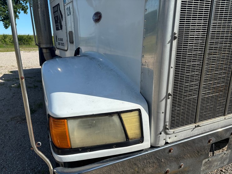 1988-peterbilt-377-image-21