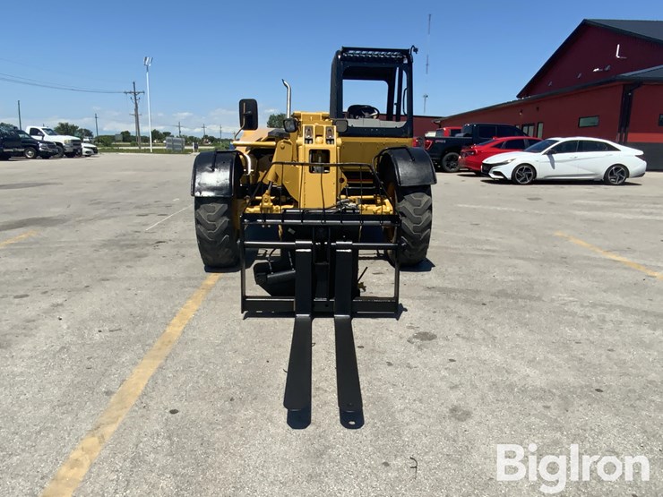 2000-caterpillar-th82-image-2