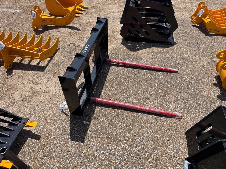 #9495-•-future-skid-steer-hay-spear-image-1