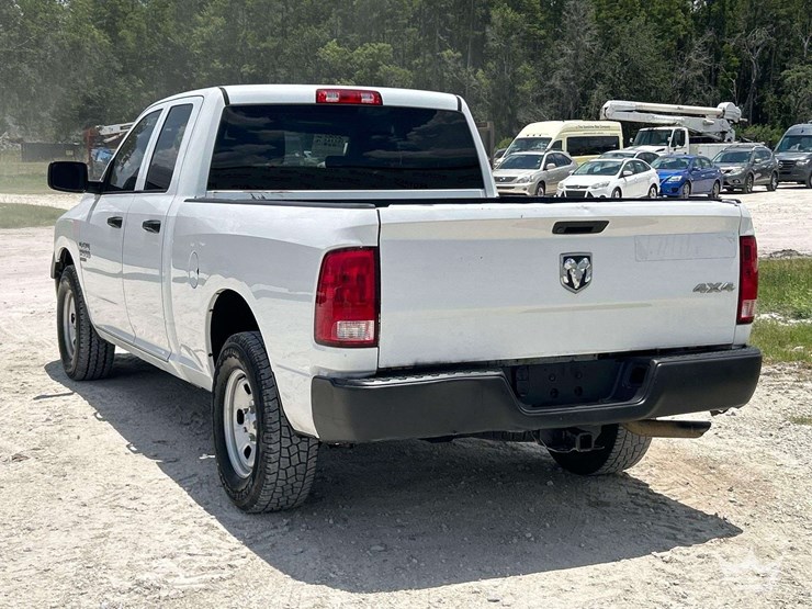 2020-ram-1500-classic-image-4