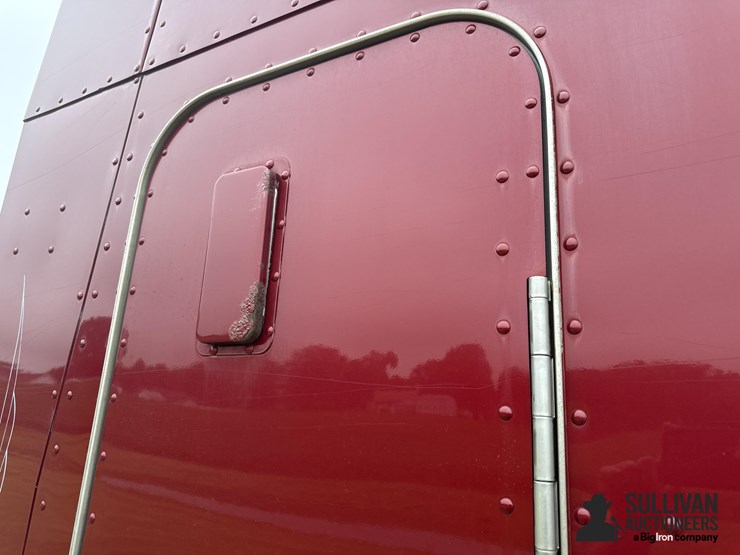 2003-peterbilt-379-image-18