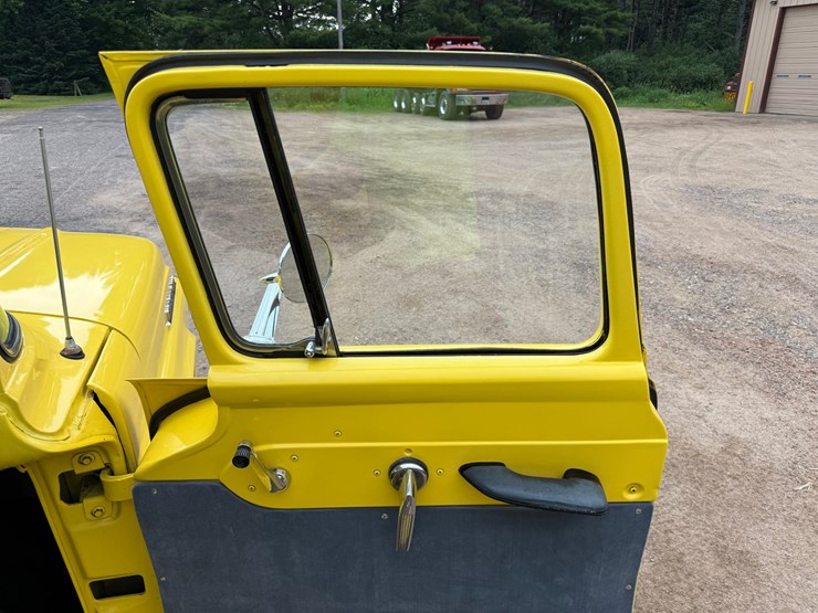 #1378-•-1957-mercury-m100-custom-cab-pickup-truck-image-33