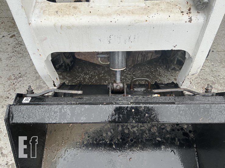 2012-bobcat-s70-image-10