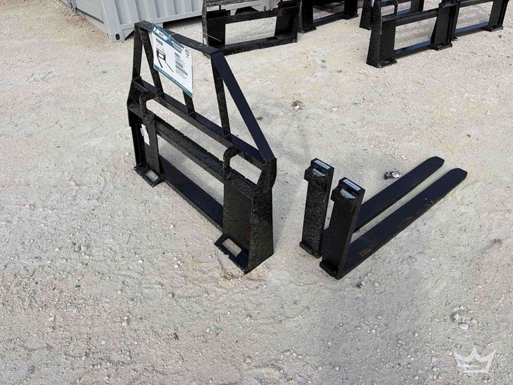 2026-agt-saii100-4,000lb.-48in.-forks-and-frame-skid-steer-attachment-image-2