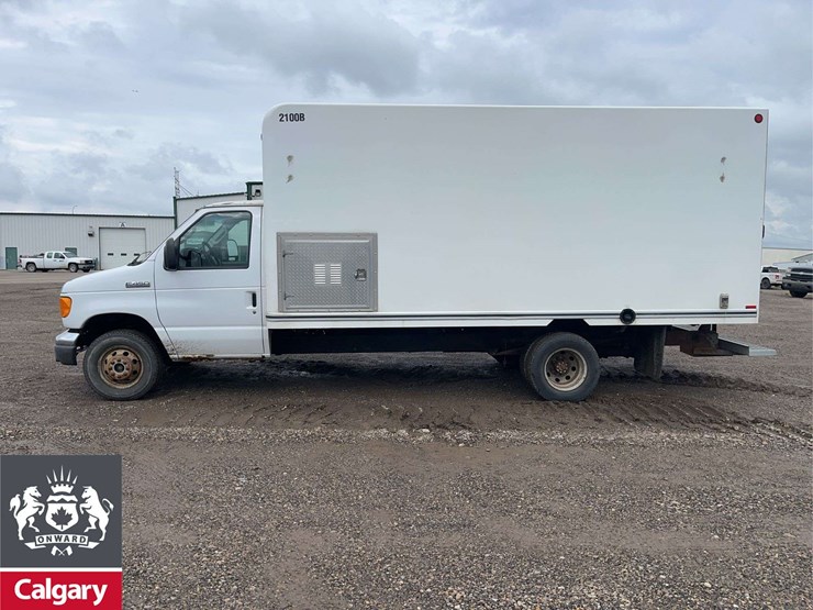 2006-ford-e-series-s/a-cube-van-image-2