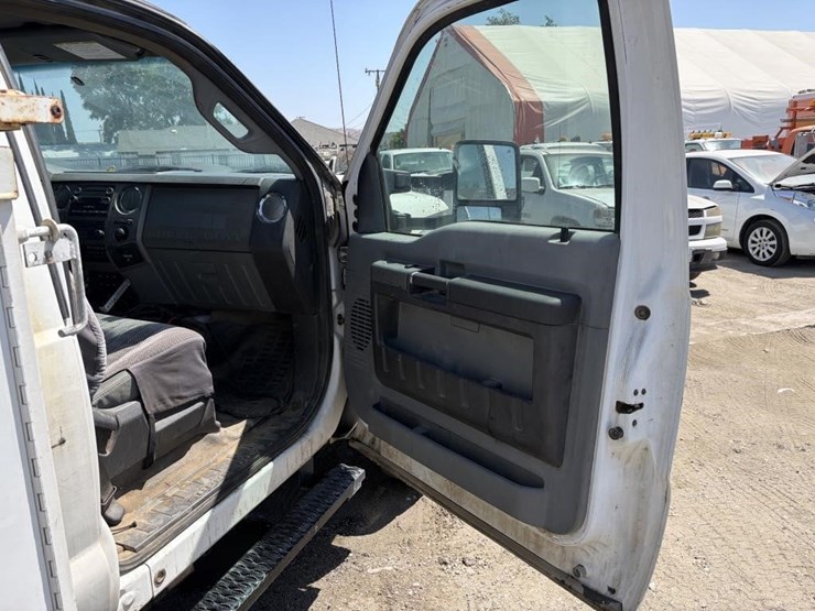 2012-ford-f450-image-10