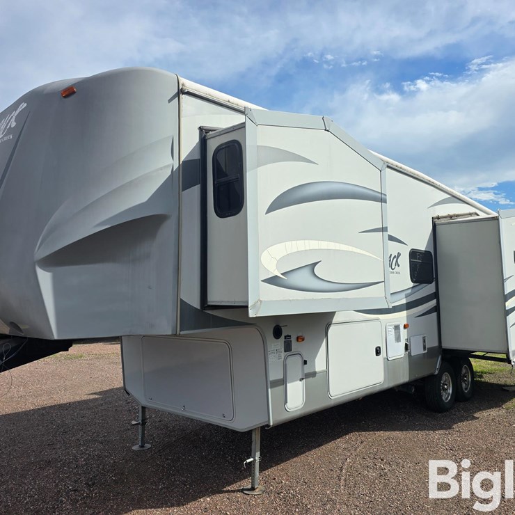 2014 Forest River Silverback 29REFW 5th Wheel Camper