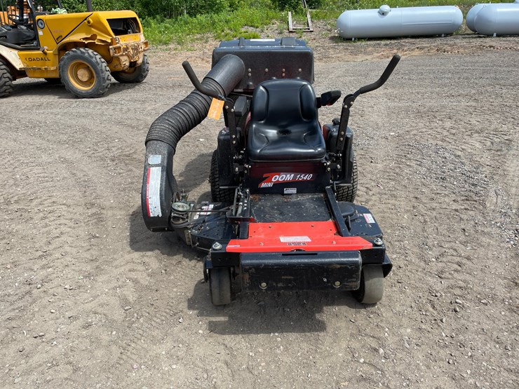 #6072-•-ariens-zoom-1540-zero-turn-lawn-mower-image-8