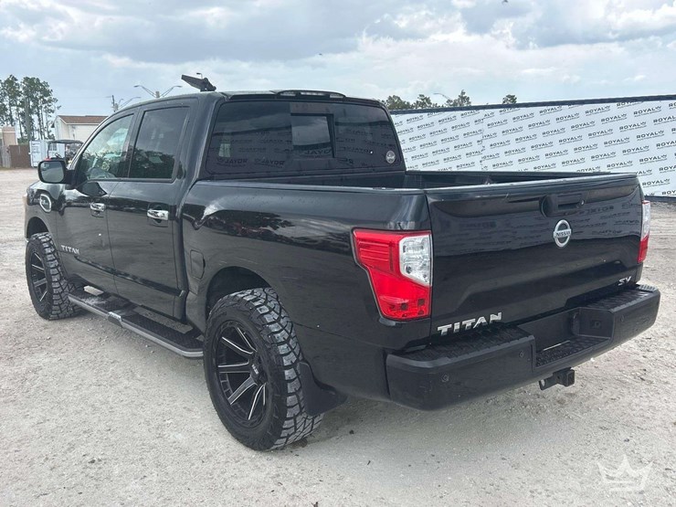 2017-nissan-titan-image-2