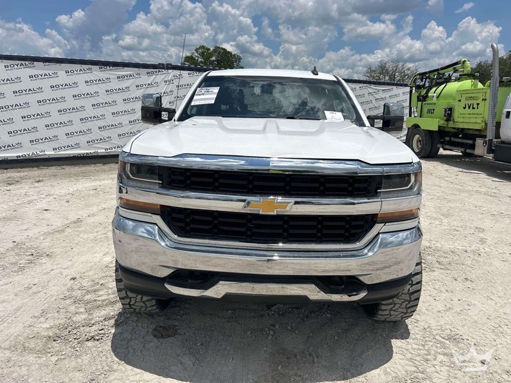 2018-chevrolet-silverado-1500-image-21