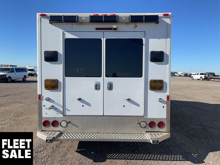 2018-chevrolet-express-s/a-ambulance-image-4